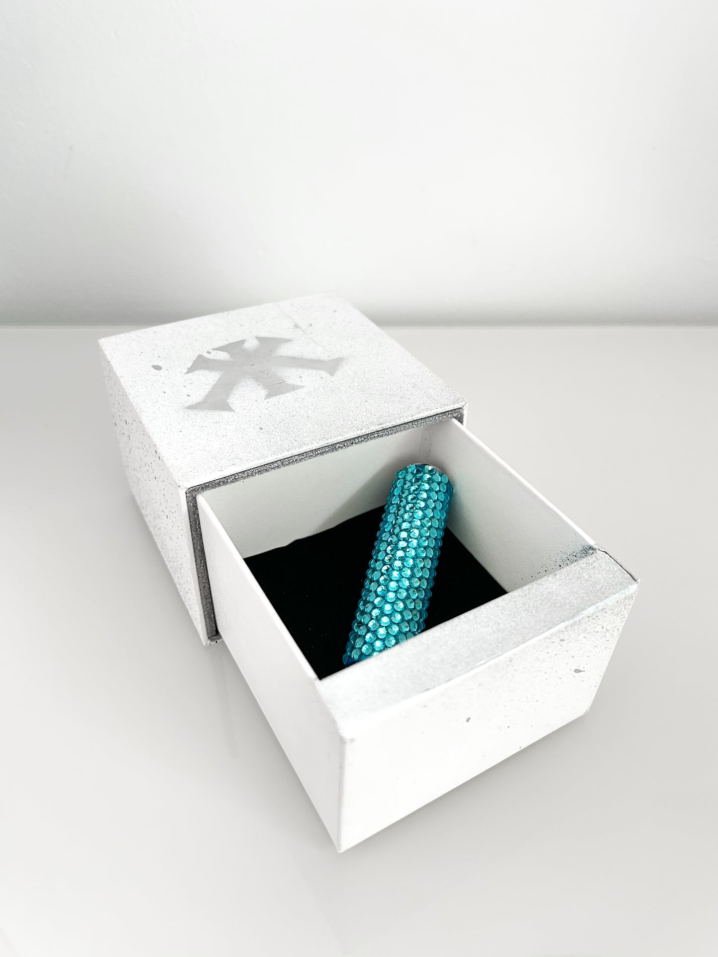 BEDAZZLED LIGHT BLUE CLIPPER CASE