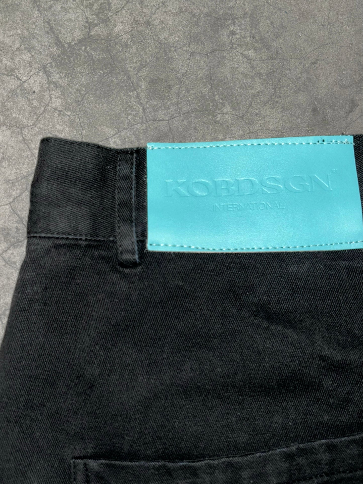 ICON DARK JEANS