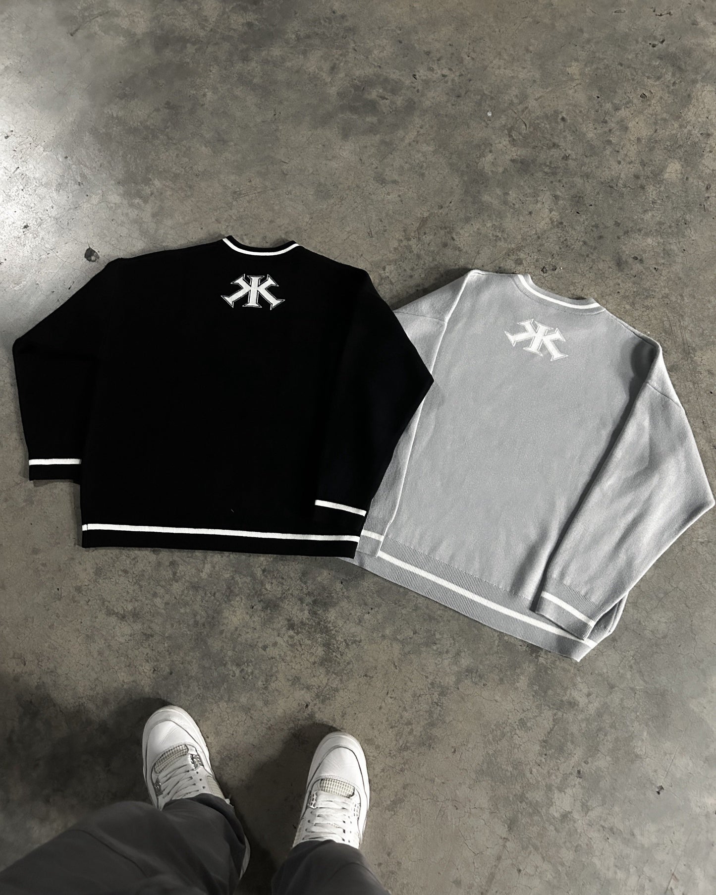 LIGHT GREY KNIT