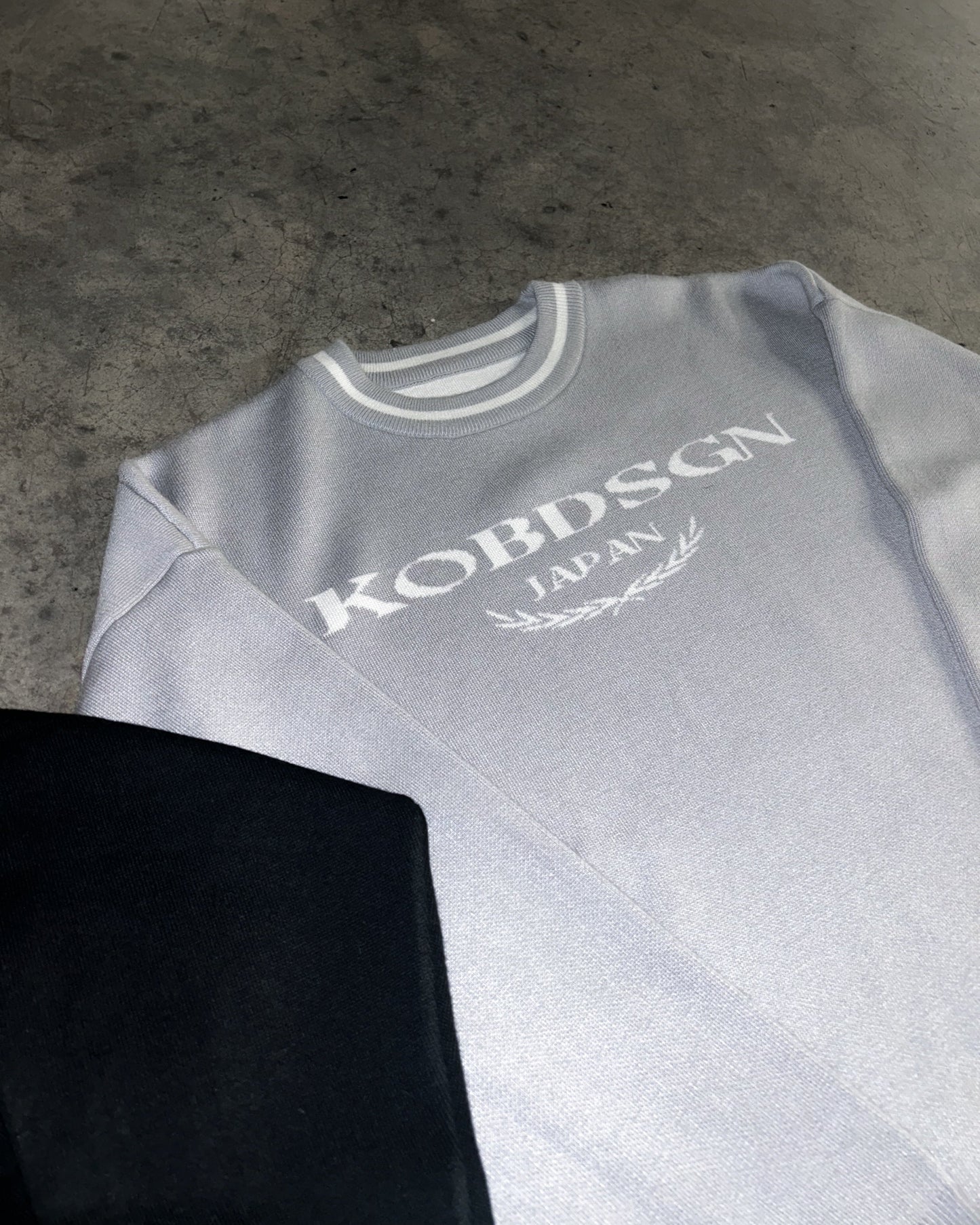 LIGHT GREY KNIT