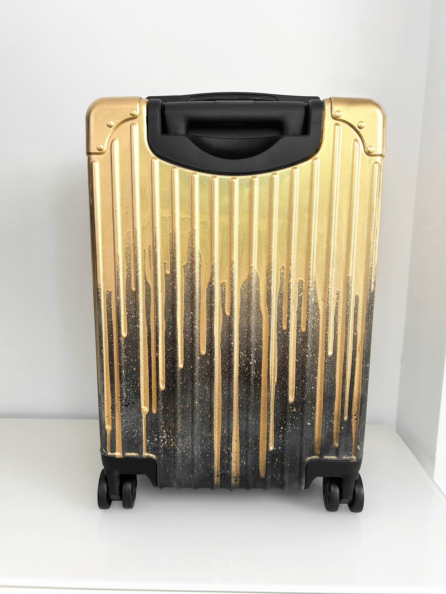 GOLDEN DRIPPY SUITCASE