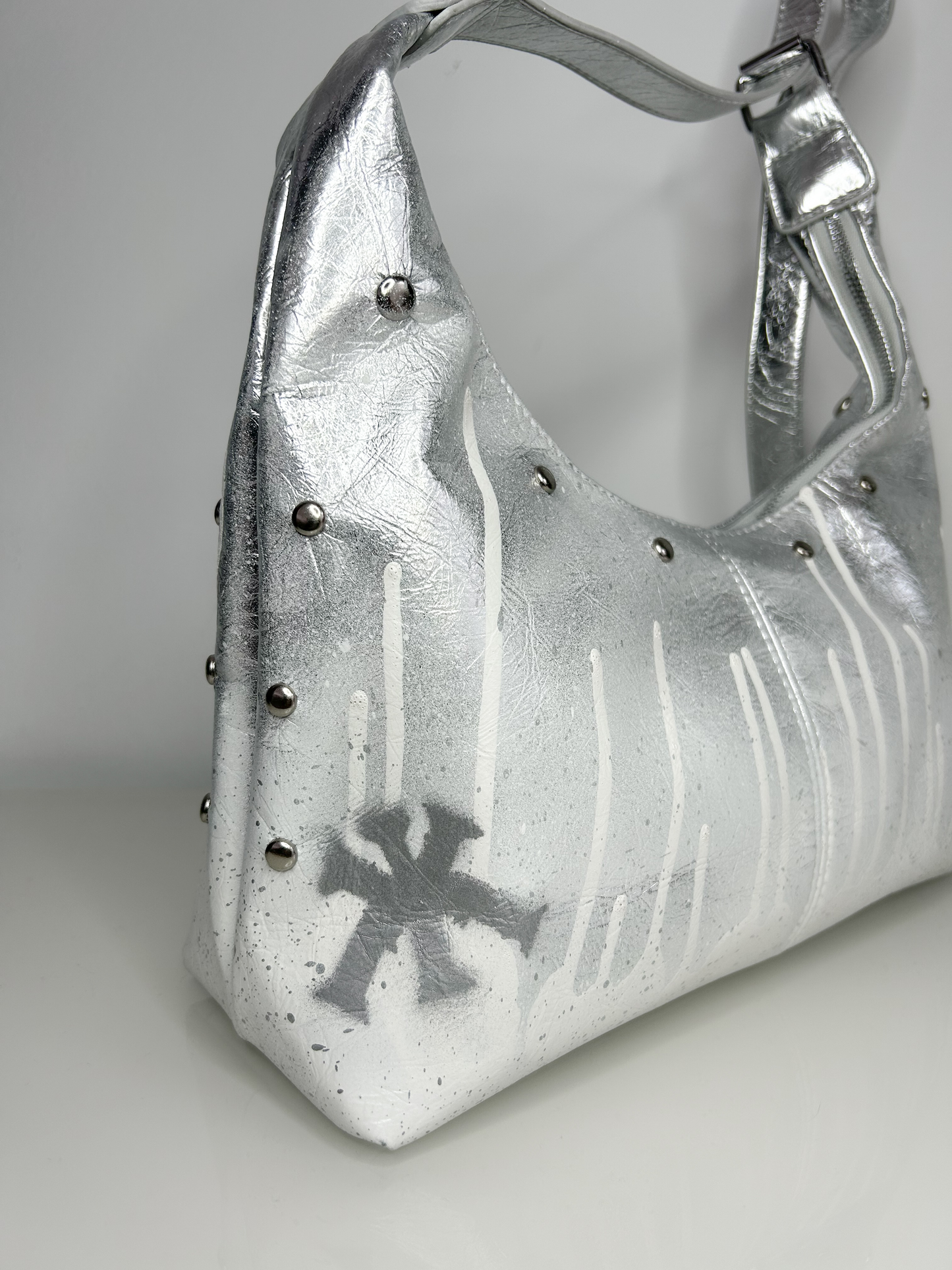 DRIPPY SILVER BAG