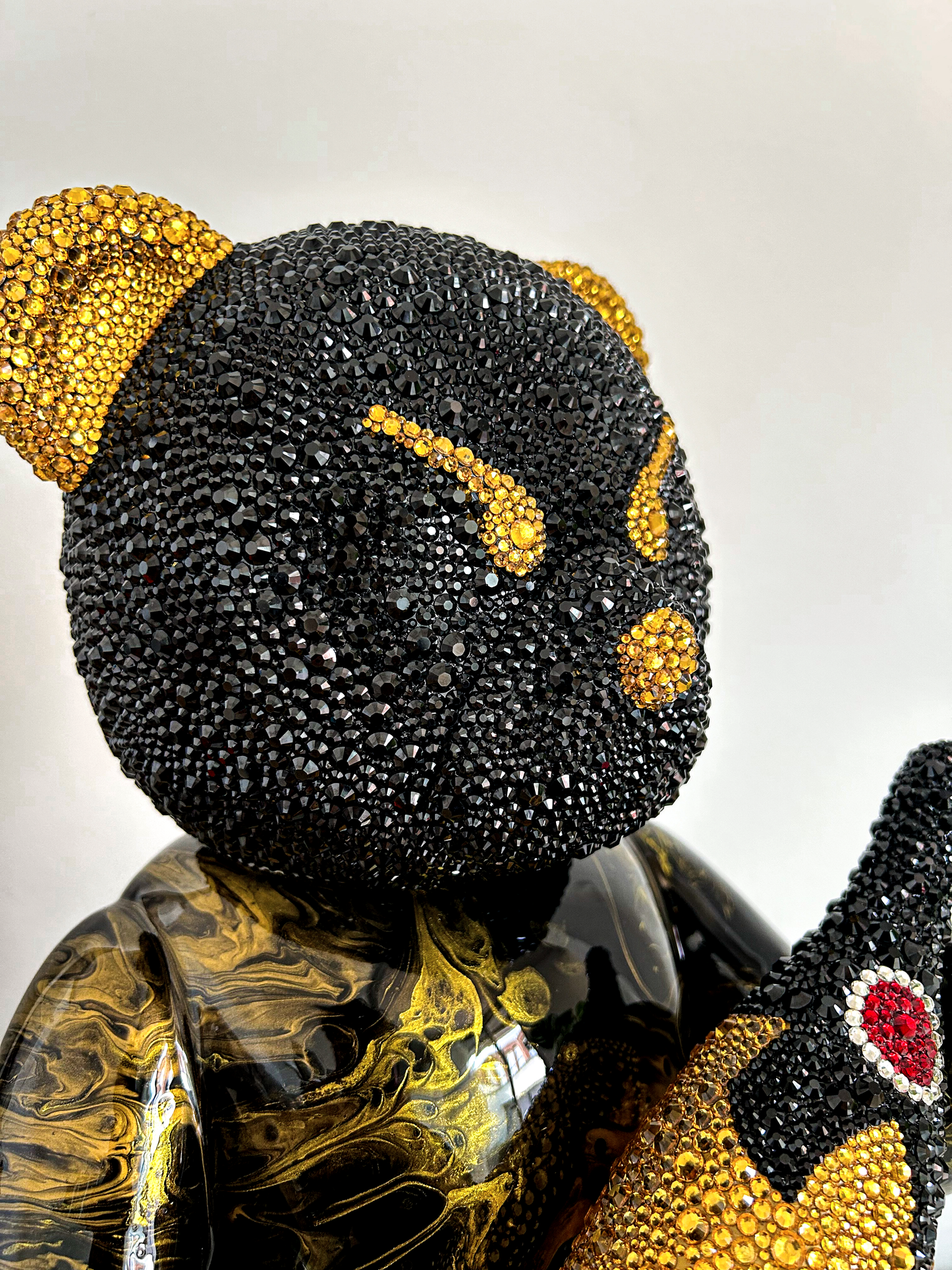 CRYSTAL CHAMPAGNE BEAR