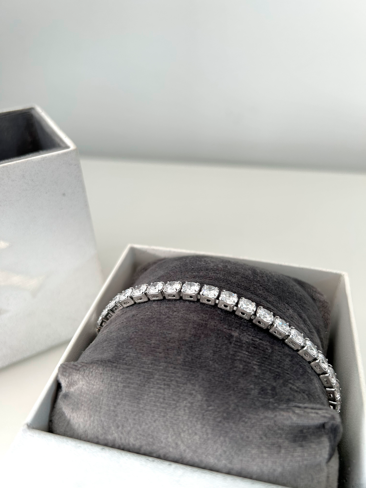 CRYSTAL ICE BRACELET