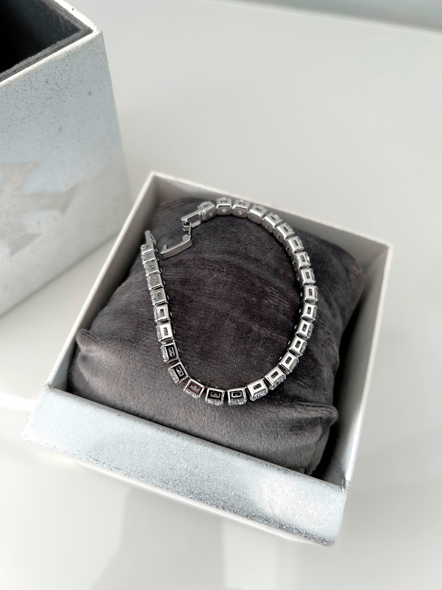 CRYSTAL ICE BRACELET